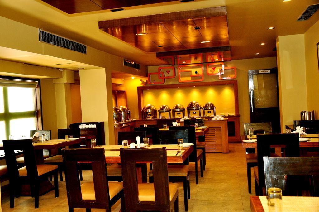 ​Justa Hyderabad Hotell Exteriör bild