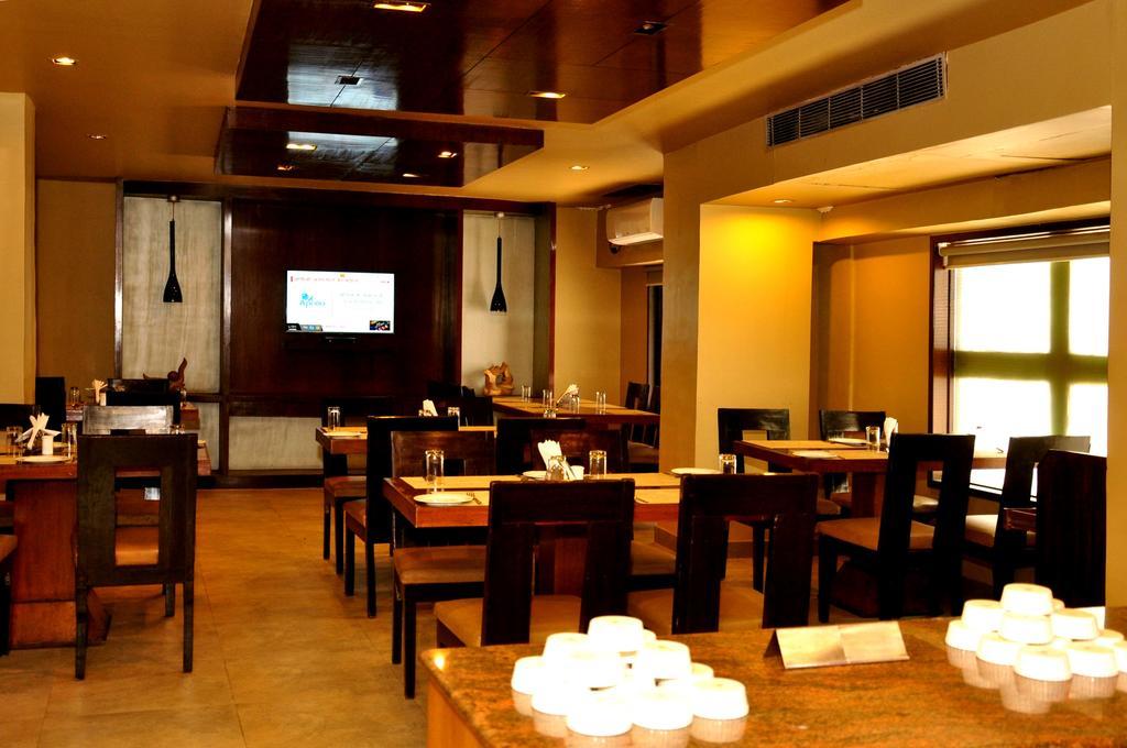 ​Justa Hyderabad Hotell Exteriör bild
