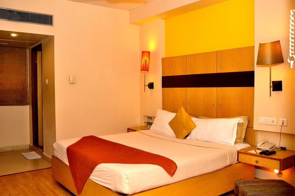 ​Justa Hyderabad Hotell Exteriör bild