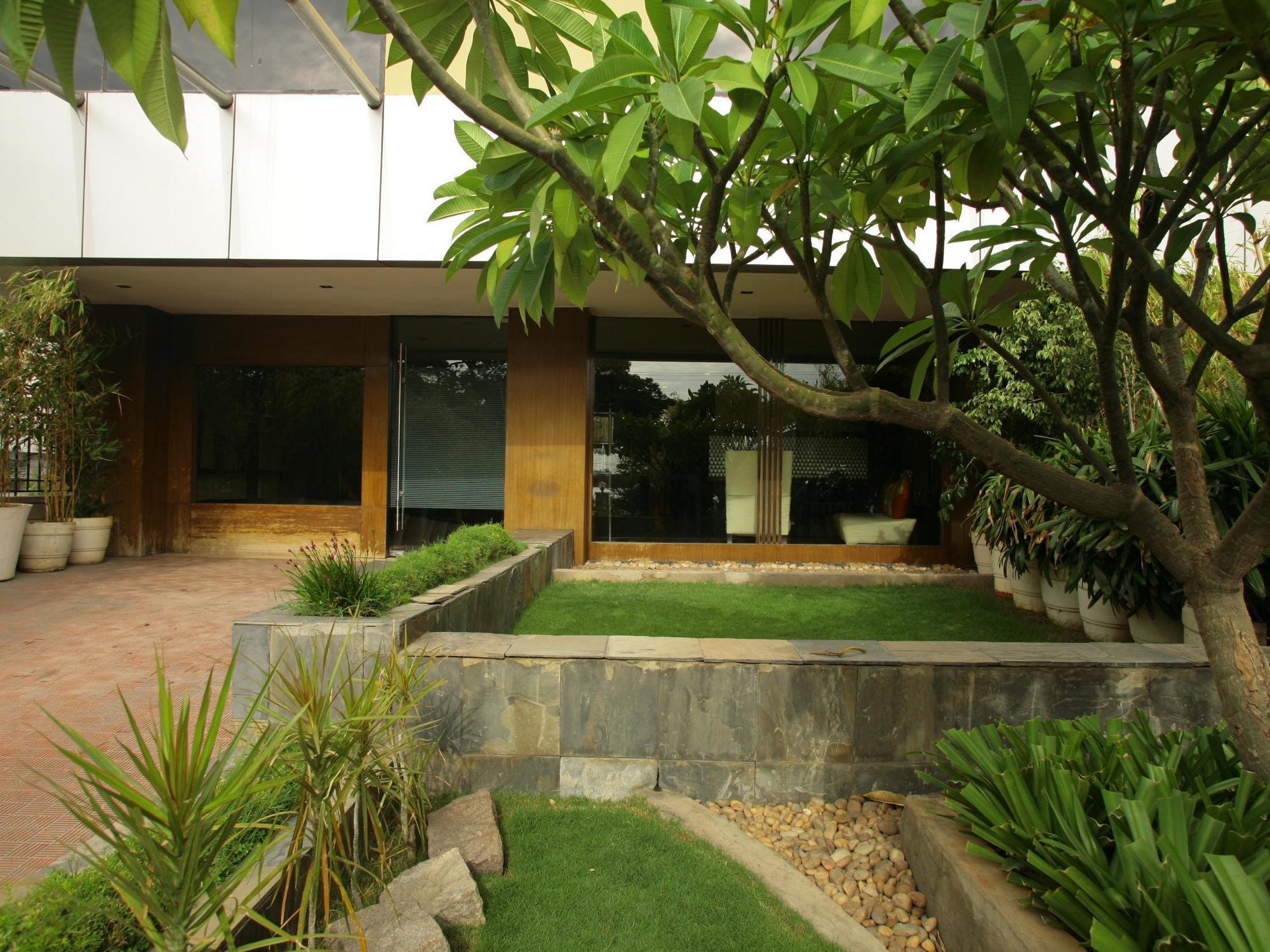 ​Justa Hyderabad Hotell Exteriör bild