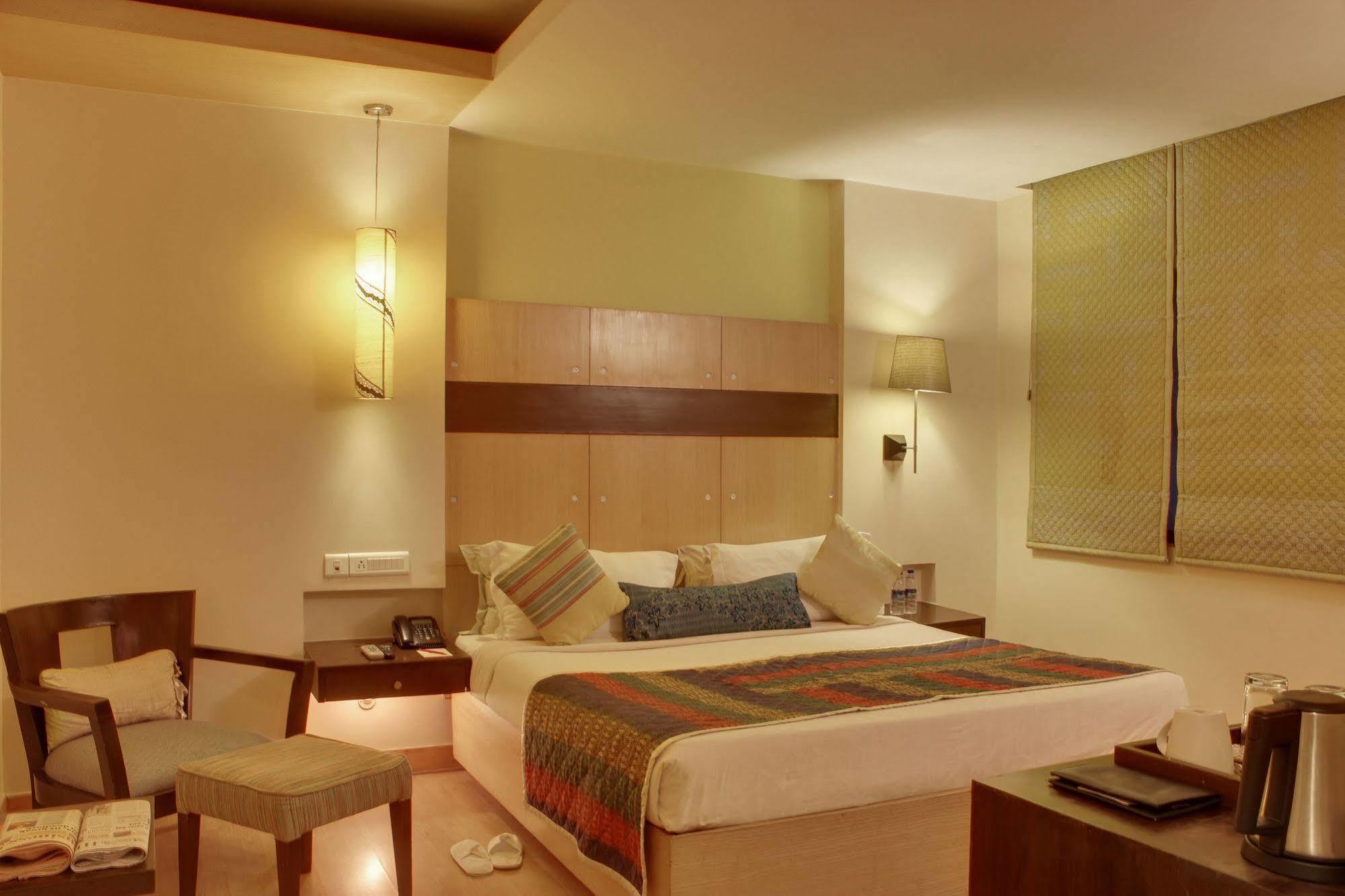 ​Justa Hyderabad Hotell Exteriör bild