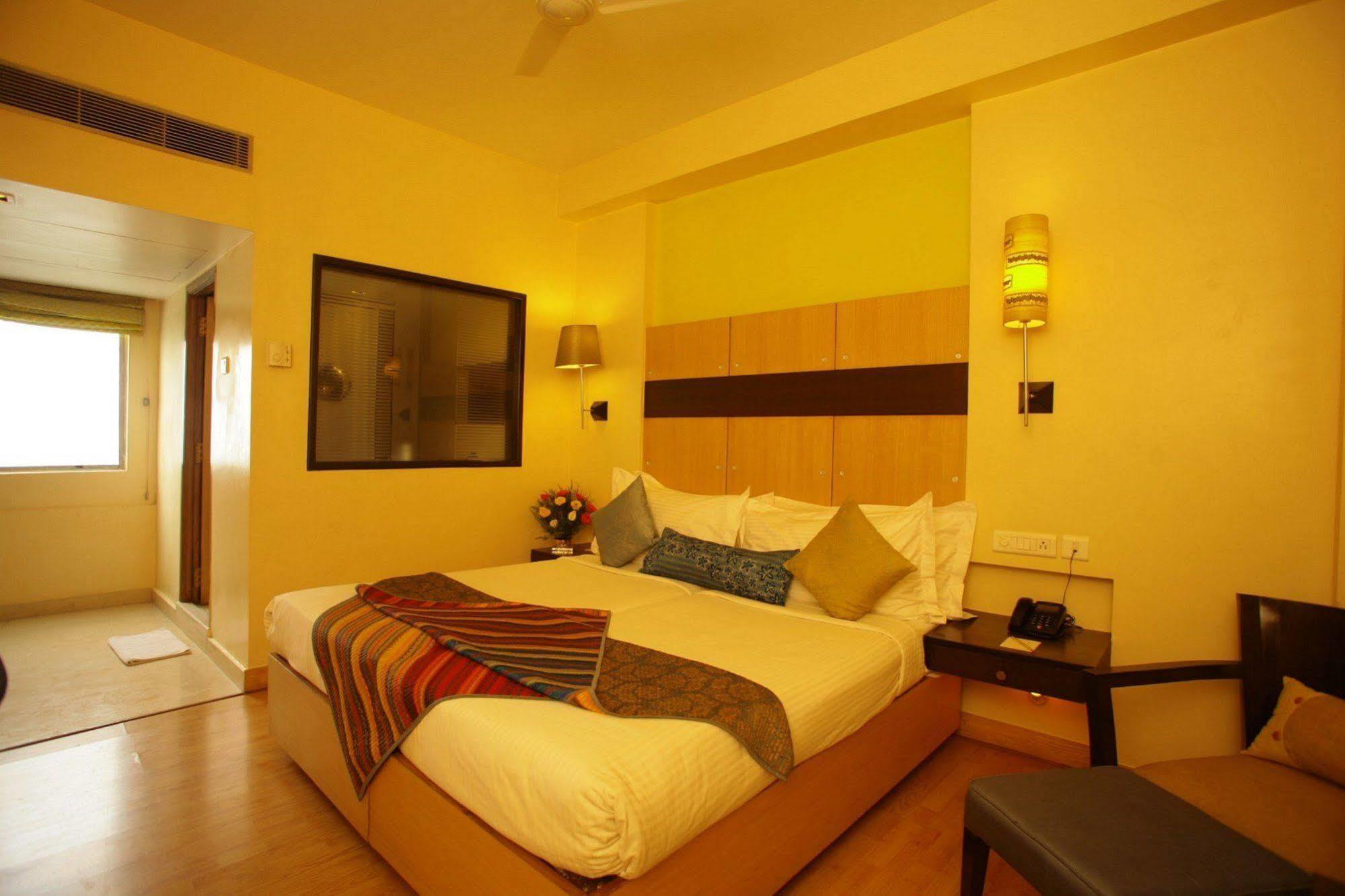 ​Justa Hyderabad Hotell Exteriör bild