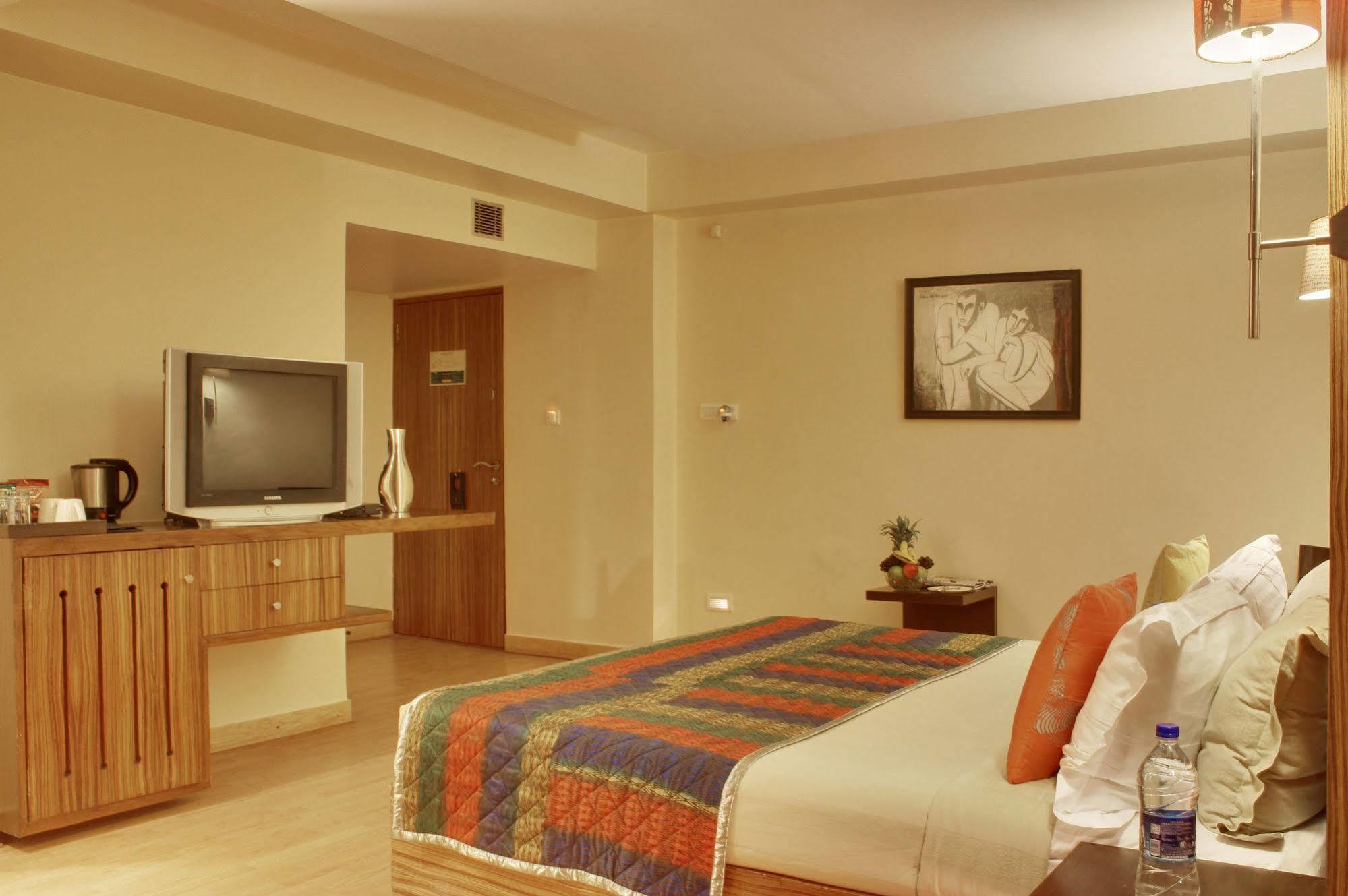 ​Justa Hyderabad Hotell Exteriör bild