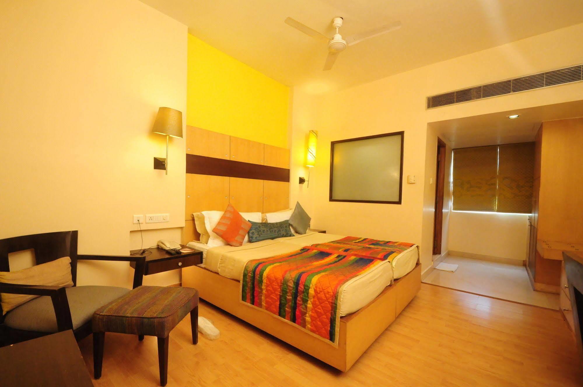 ​Justa Hyderabad Hotell Exteriör bild