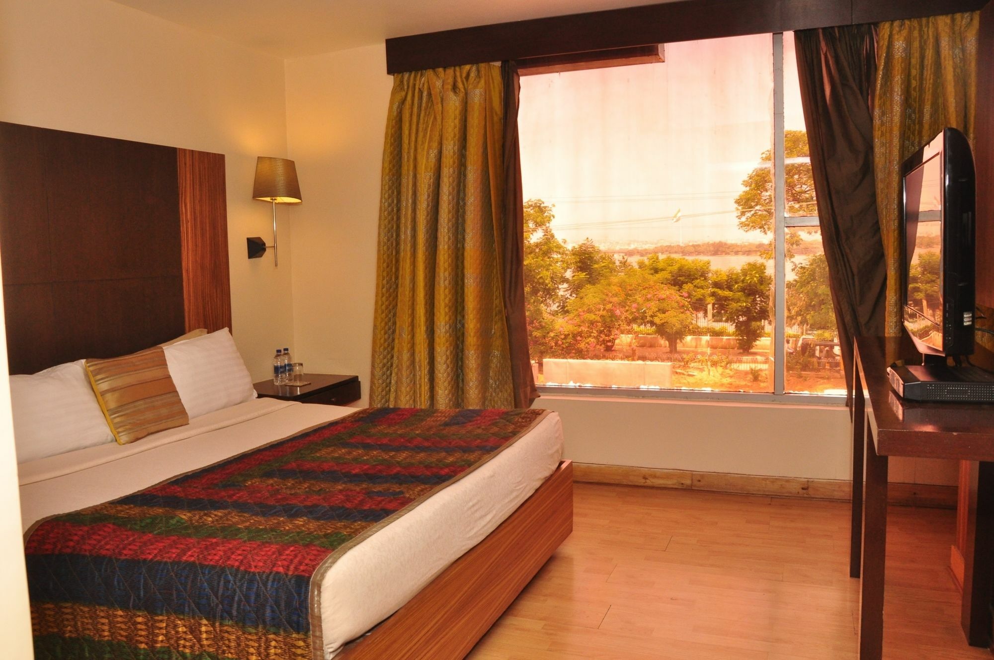 ​Justa Hyderabad Hotell Exteriör bild